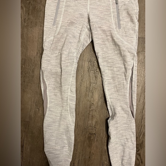 Lululemon capri tights - Picture 3 of 6